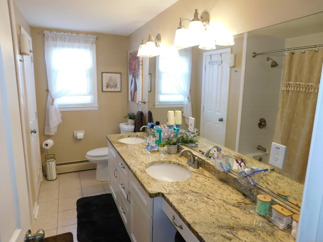 Photo of 212 Willowcrest Drive