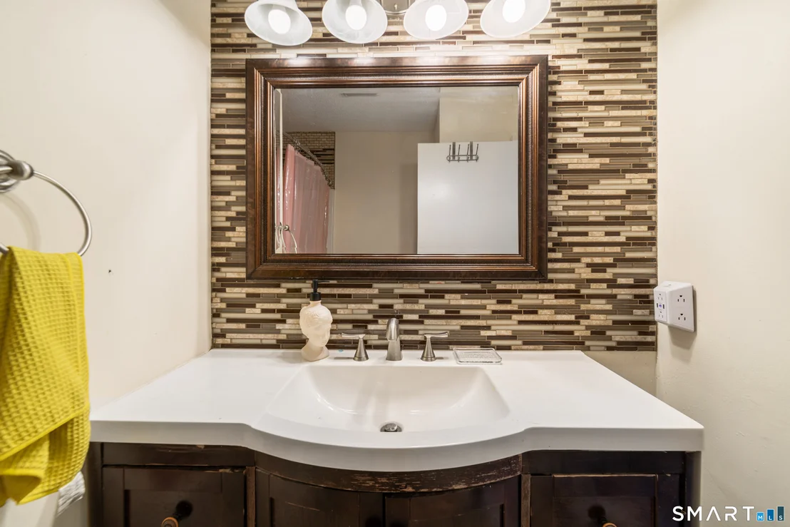 Photo of Unit 92 at 827 Oronoke Road