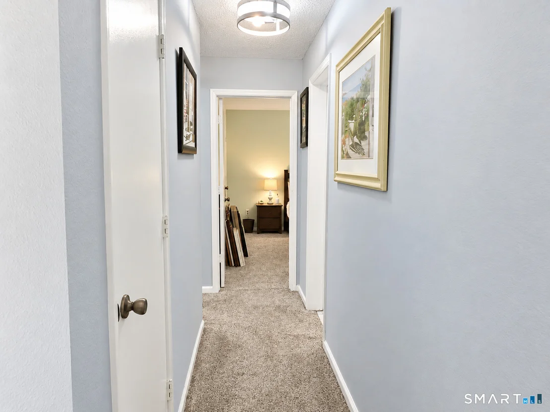 Photo of Unit 34J at 925 Oronoke Road
