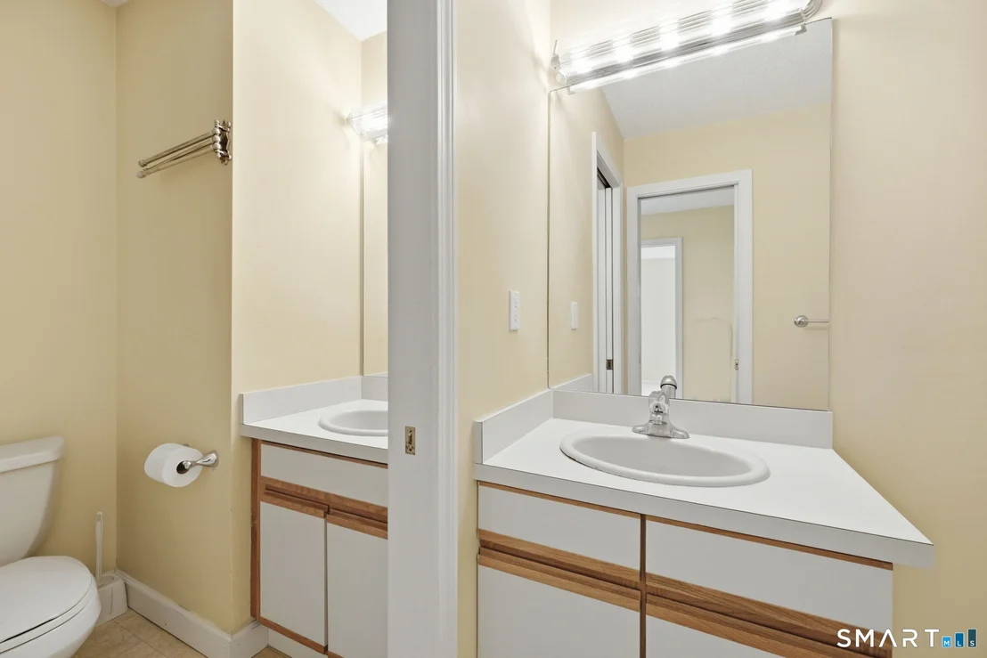 Photo of Unit B at 15 Thistle Way