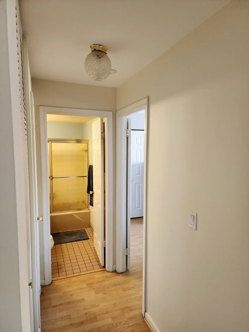 Photo of Unit APT503 at 1310 Berlin Turnpike