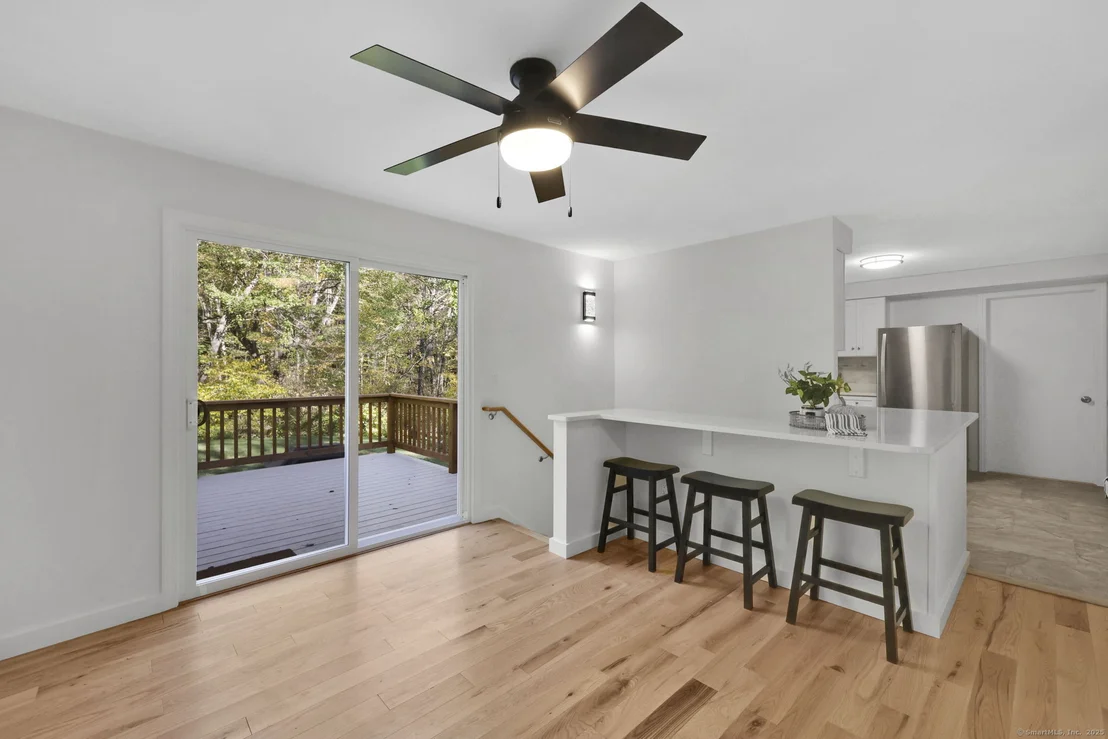 Photo of 527 Merrow Road