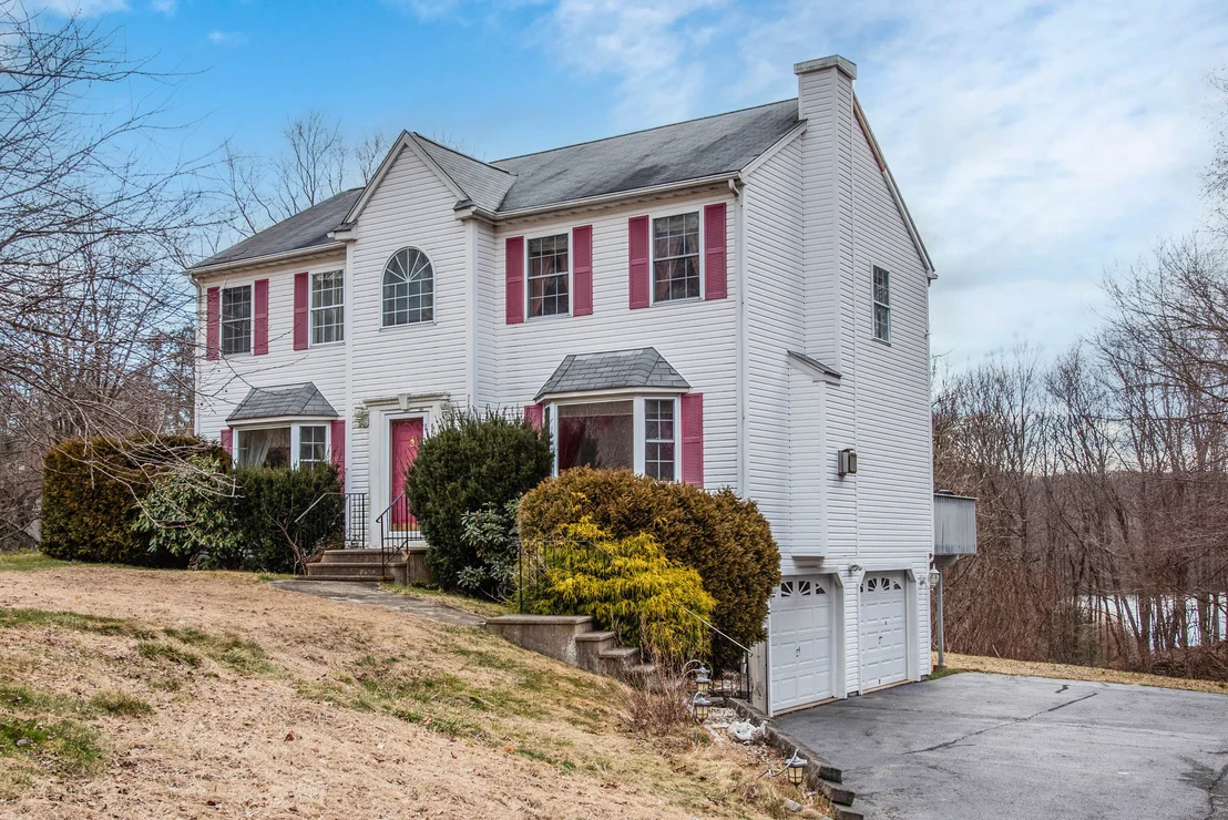 Photo of 60 Spindle Hill Road