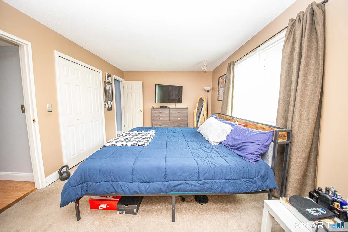 Photo of Unit F at 4 Georgetown Drive