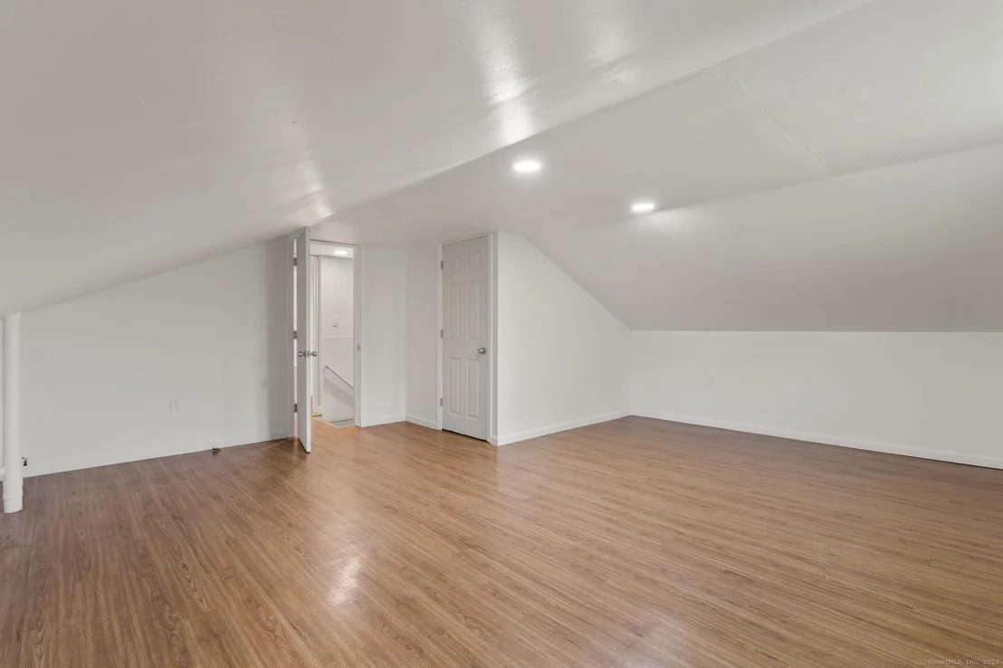 Photo of 668 Ellington Road