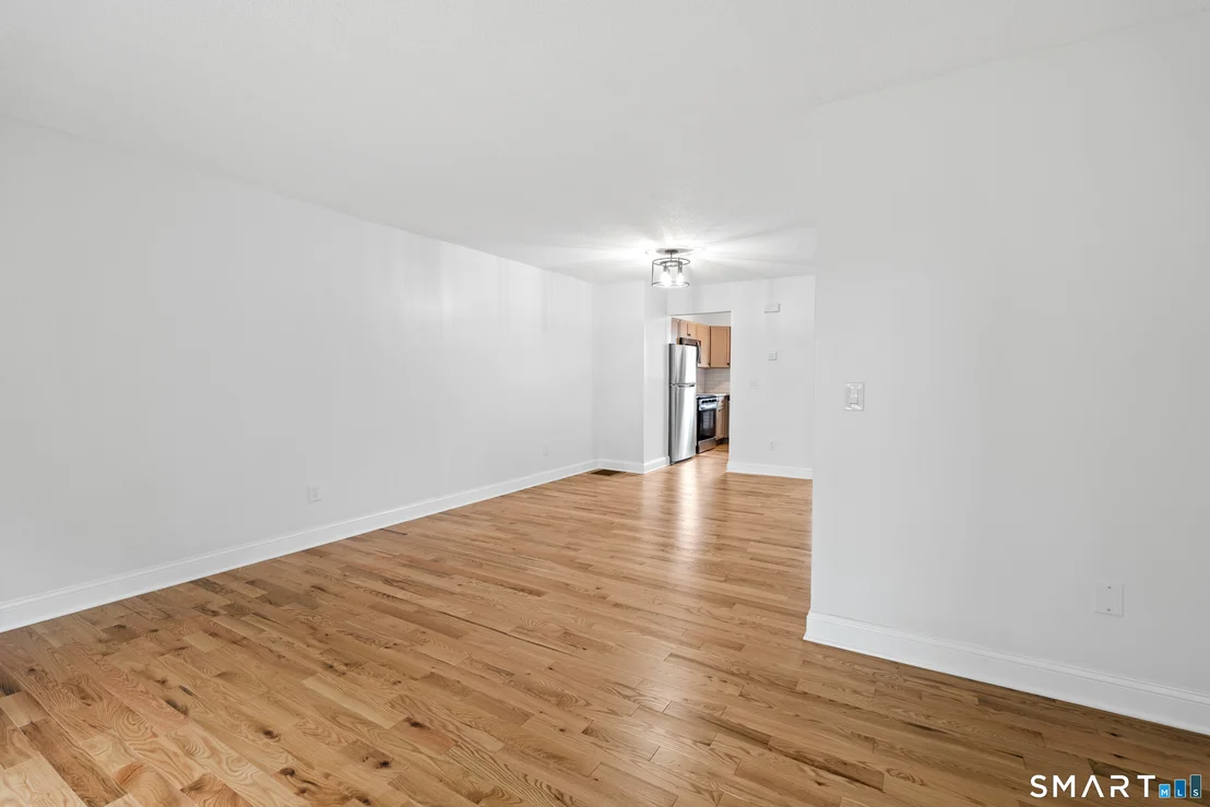 Photo of Unit 17 at 827 Oronoke Road