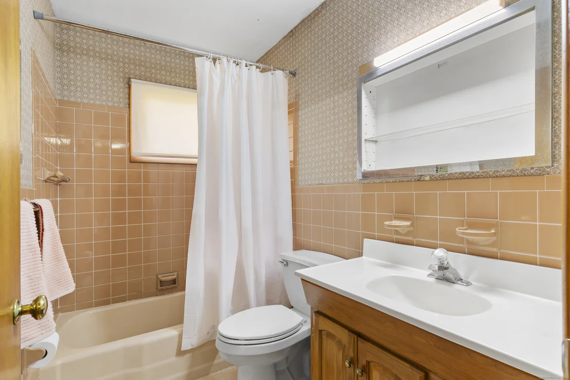 Photo of 2 Fieldstone Drive