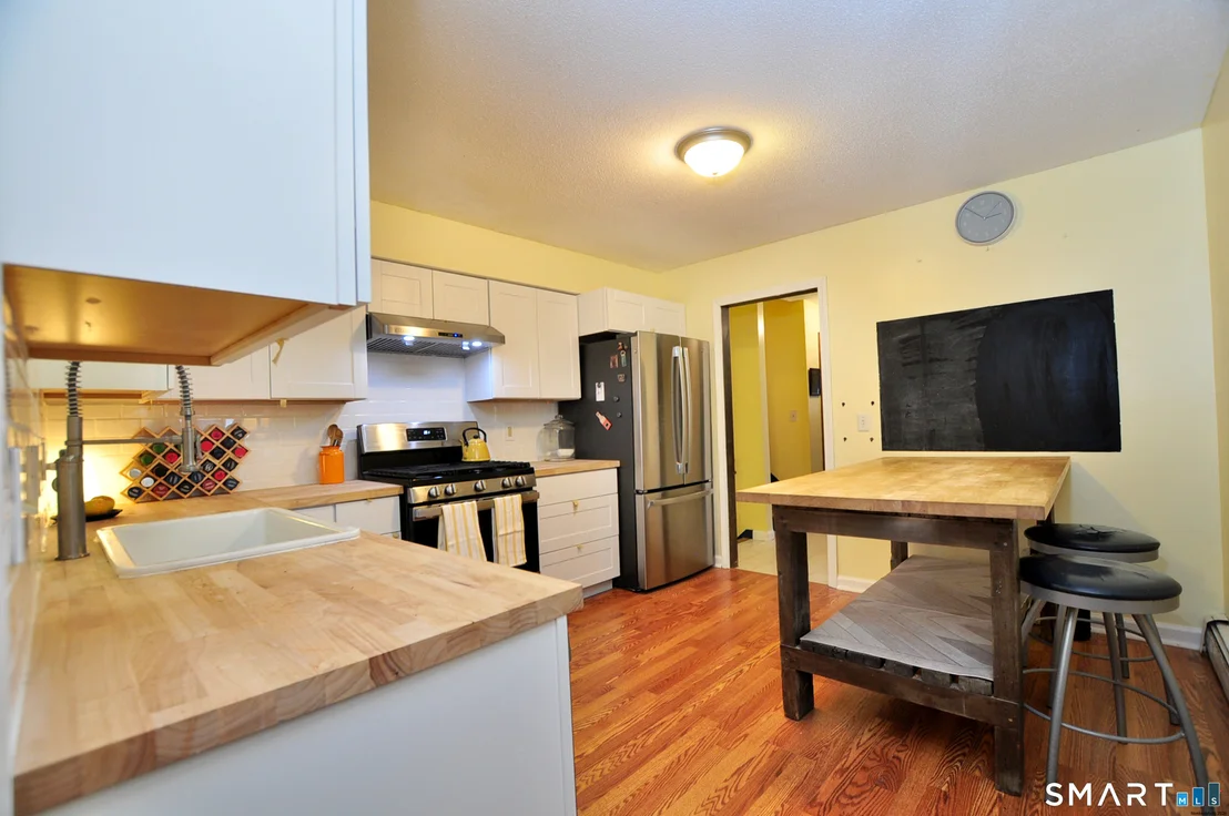 Photo of 121 Wedgewood Drive