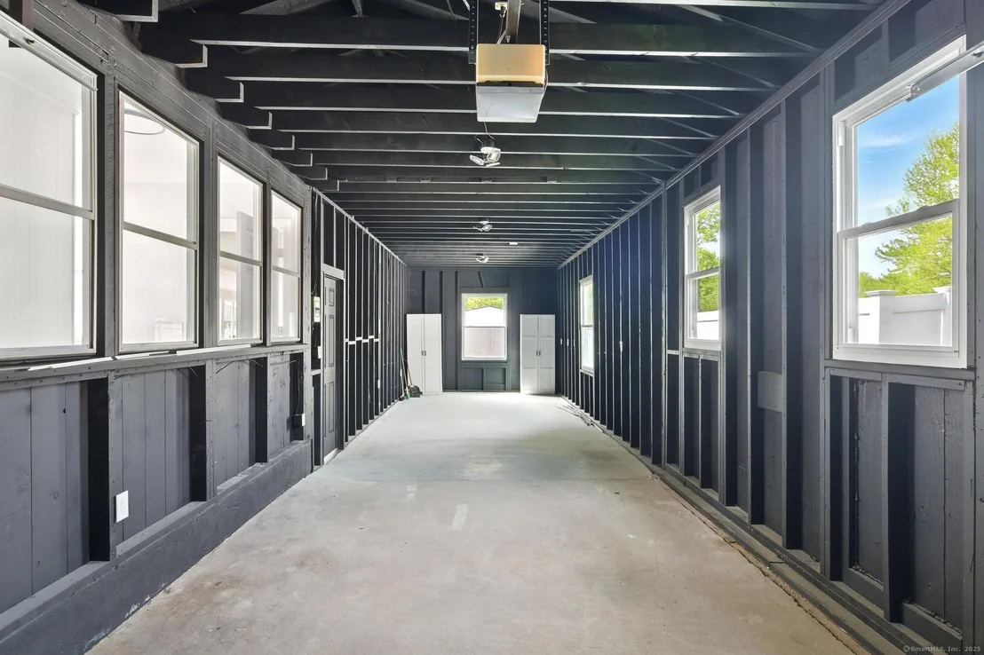 Photo of 843 Overhill Drive