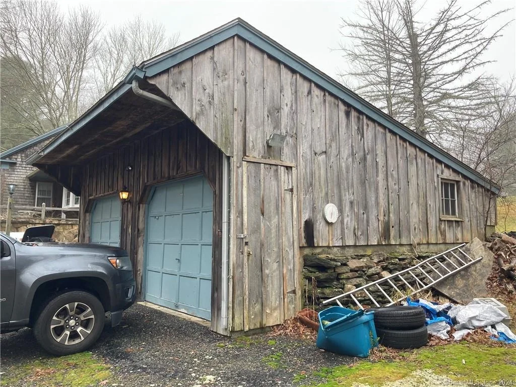 Photo of 319 Mashentuck Road