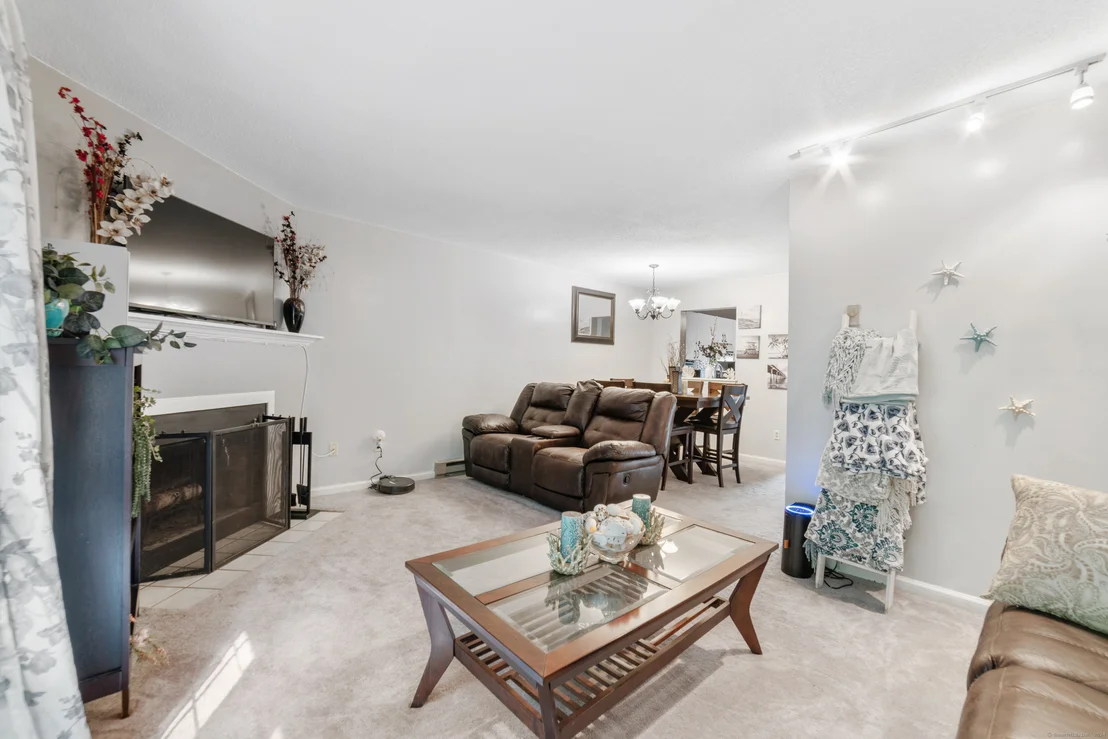 Photo of Unit APT68 at 19 Taft Point