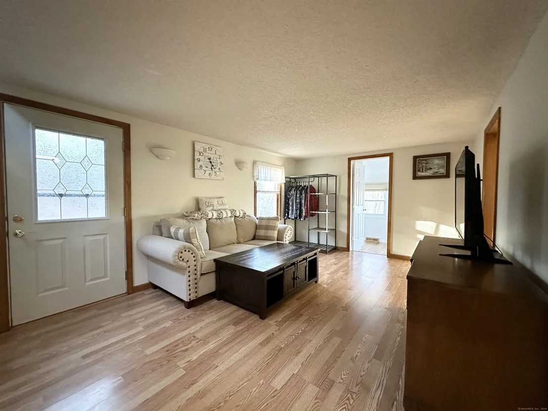 Photo of 418 Lake Road