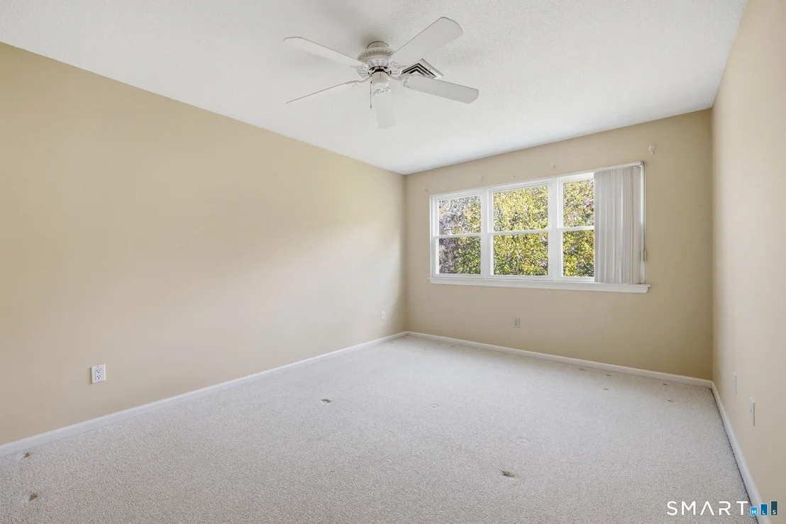 Photo of Unit B at 15 Thistle Way