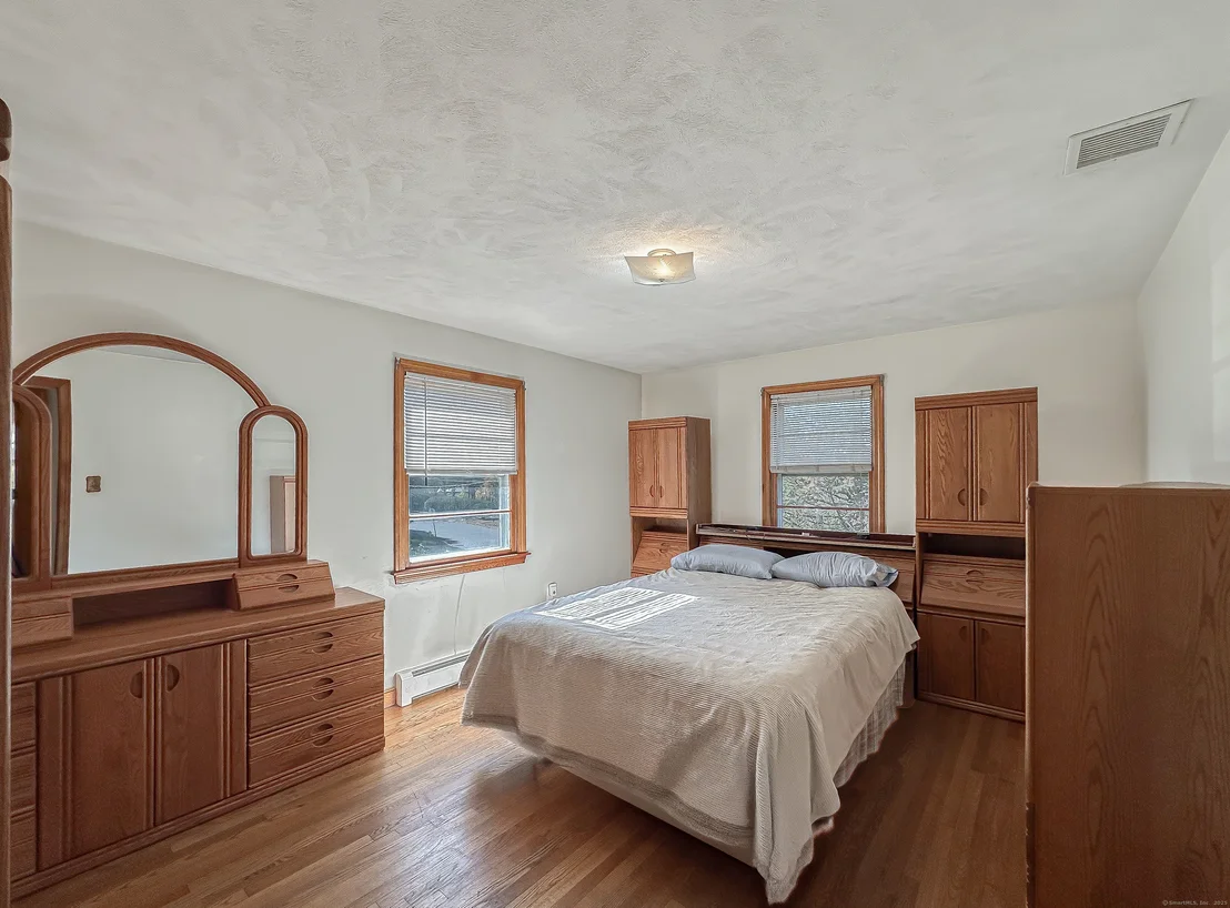 Photo of 379 Scott Road