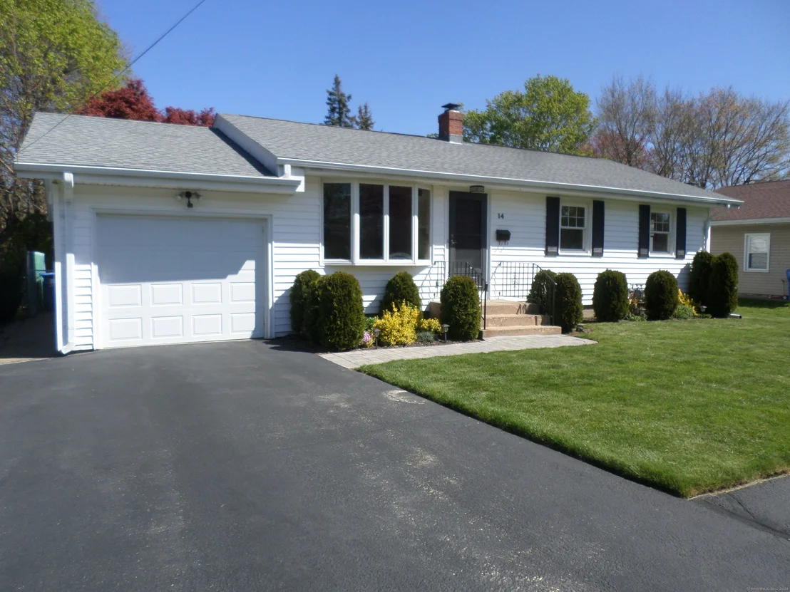 Photo of 14 Village Circle
