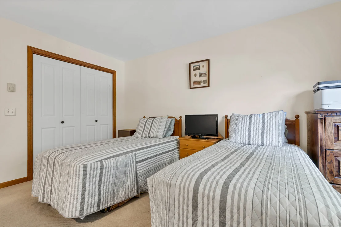 Photo of Unit APT9B at 91 Riverview Road