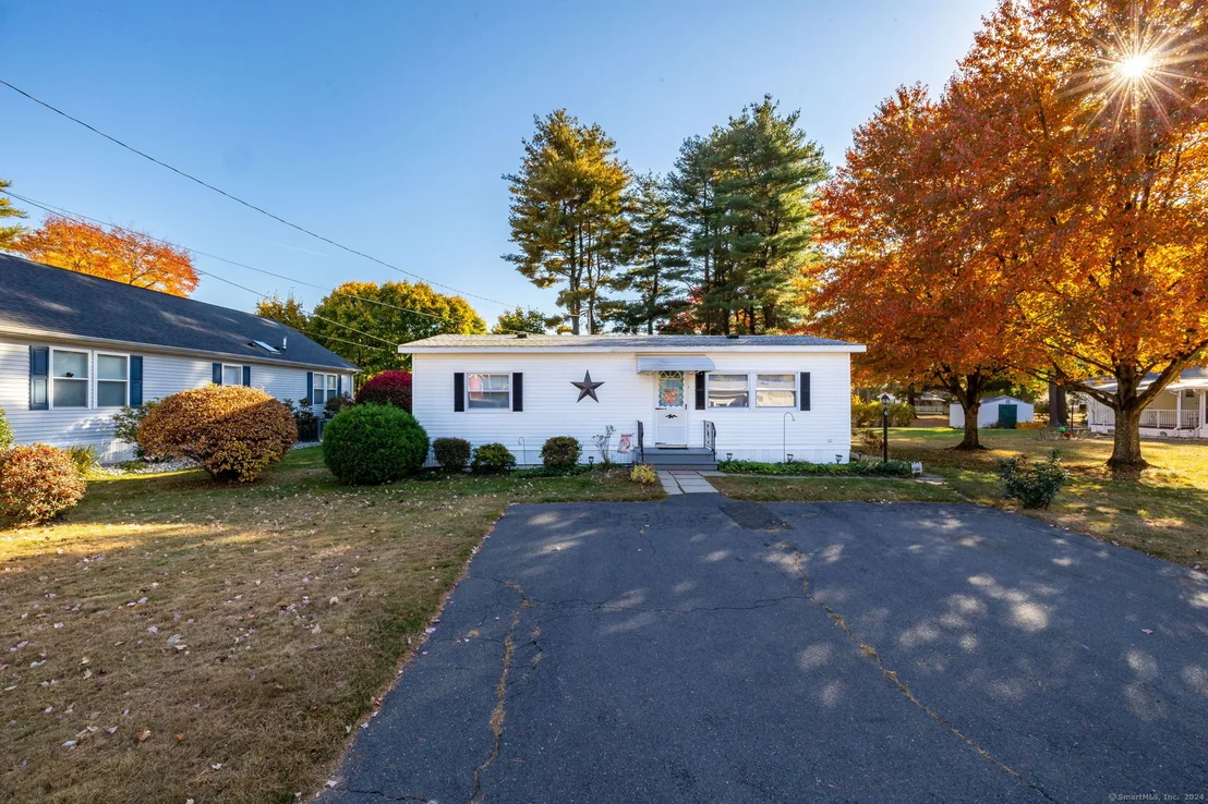 Photo of 6 Red Oak Drive