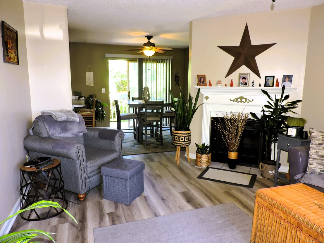Photo of Unit 32C at 925 Oronoke Road