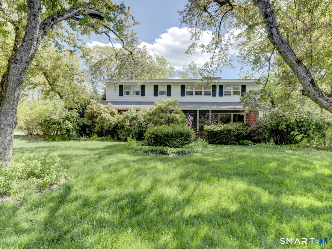 Photo of 284 Chestnut Hill Road