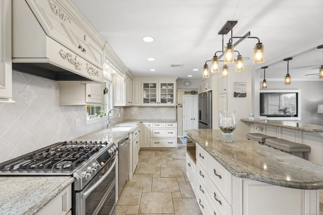 Photo of 511 Salmon Brook Street