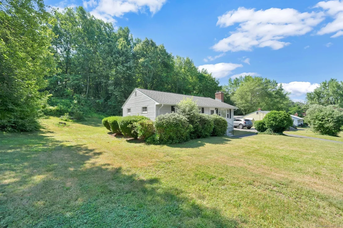 Photo of 2807 Ellington Road