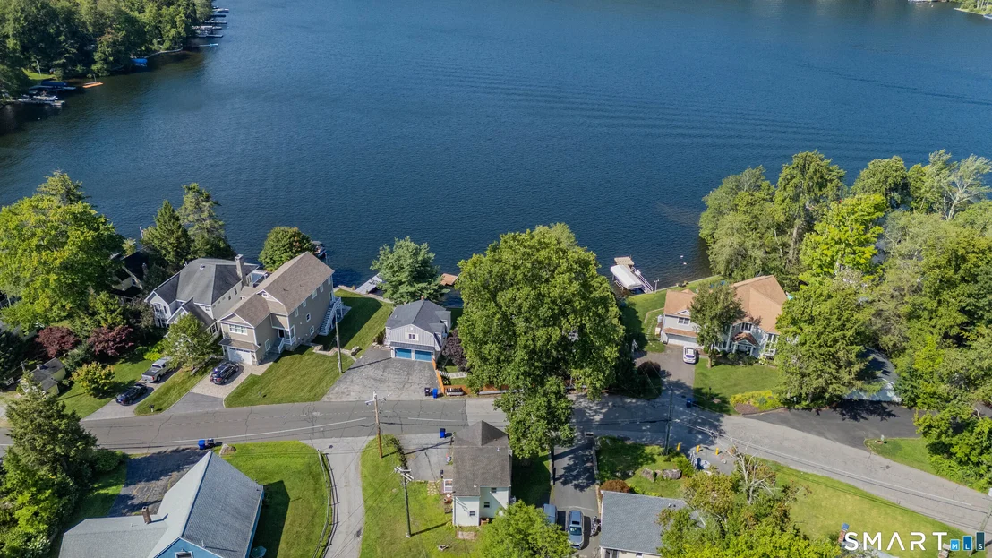 Photo of 325 Wakefield Boulevard