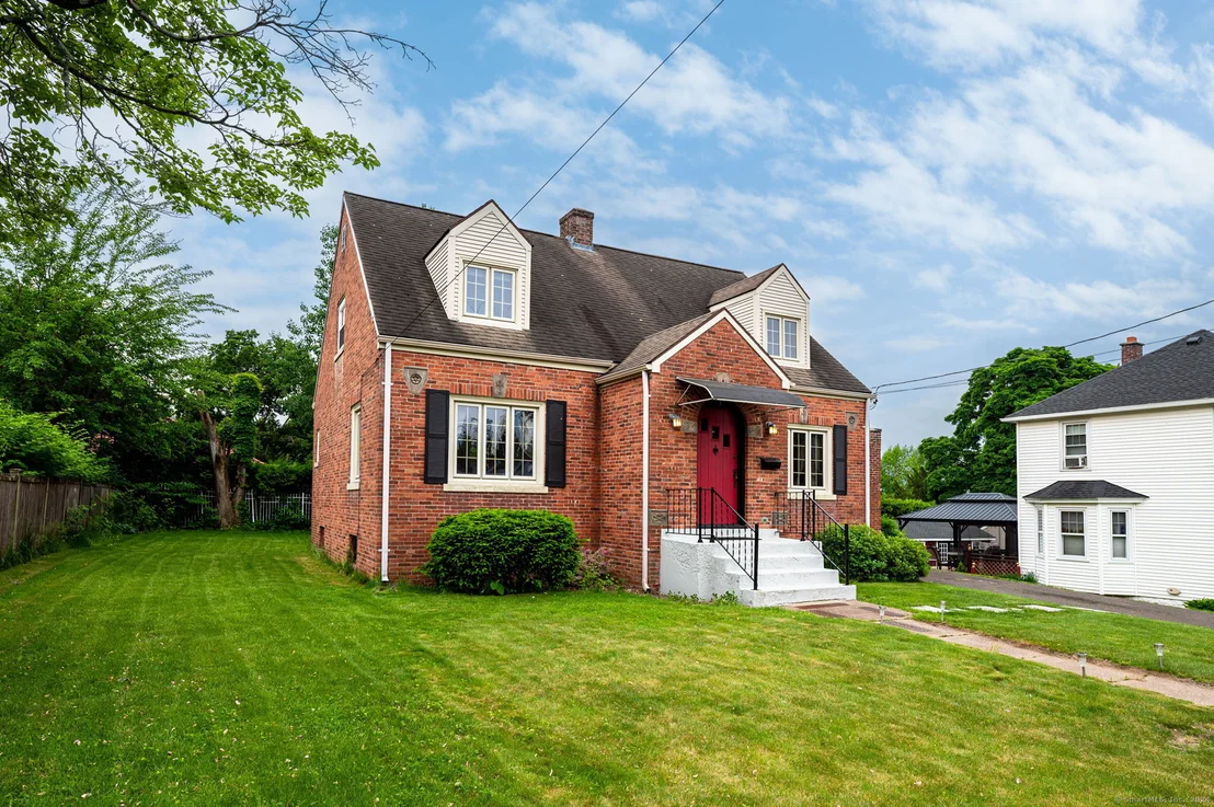 Photo of 1 Spier Avenue
