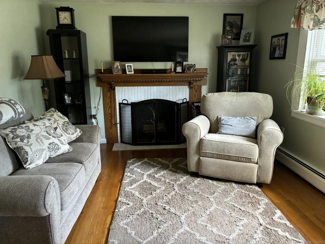 Photo of 30 Quaker Lane