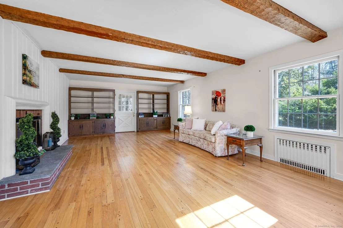 Photo of 341 Greenwoods Road