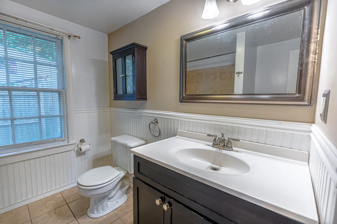 Photo of 1367 Spindle Hill Road