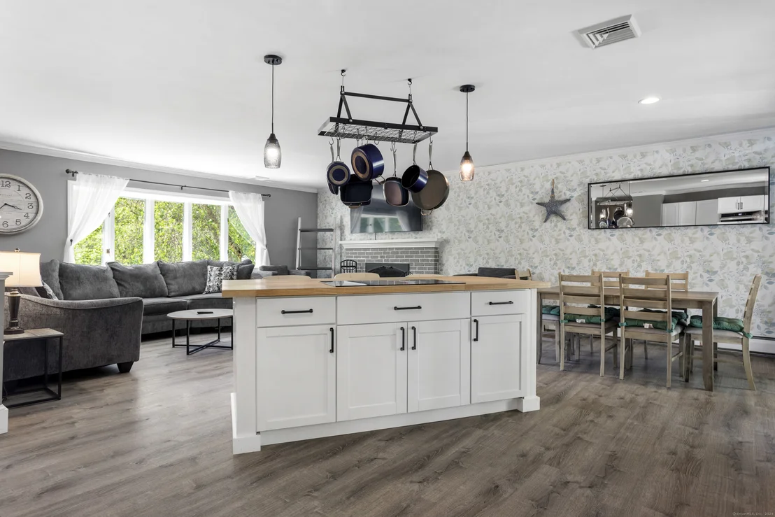 Photo of 461 Candee Road