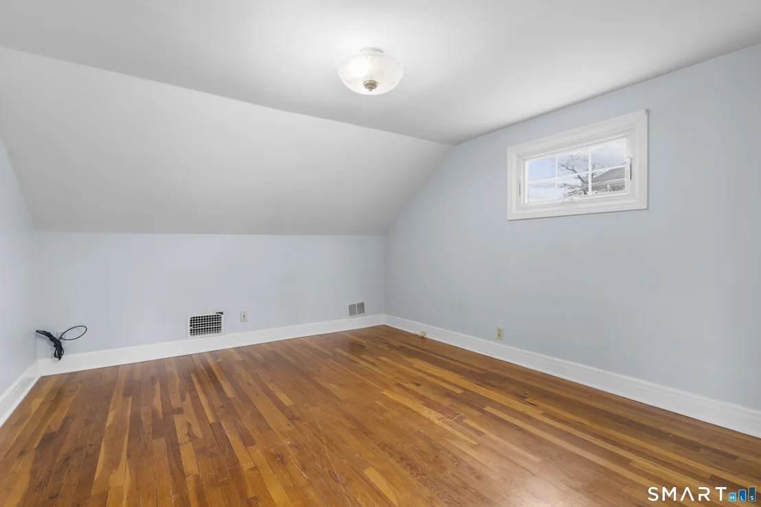 Photo of 543 East Road