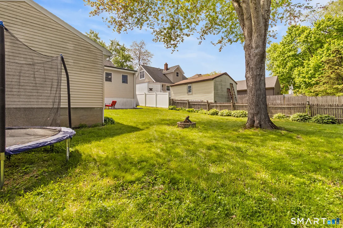 Photo of 1710 Stratfield Road