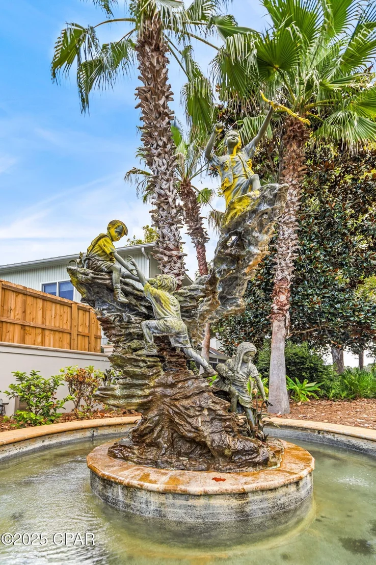 Photo of 150 Grande Pointe Circle