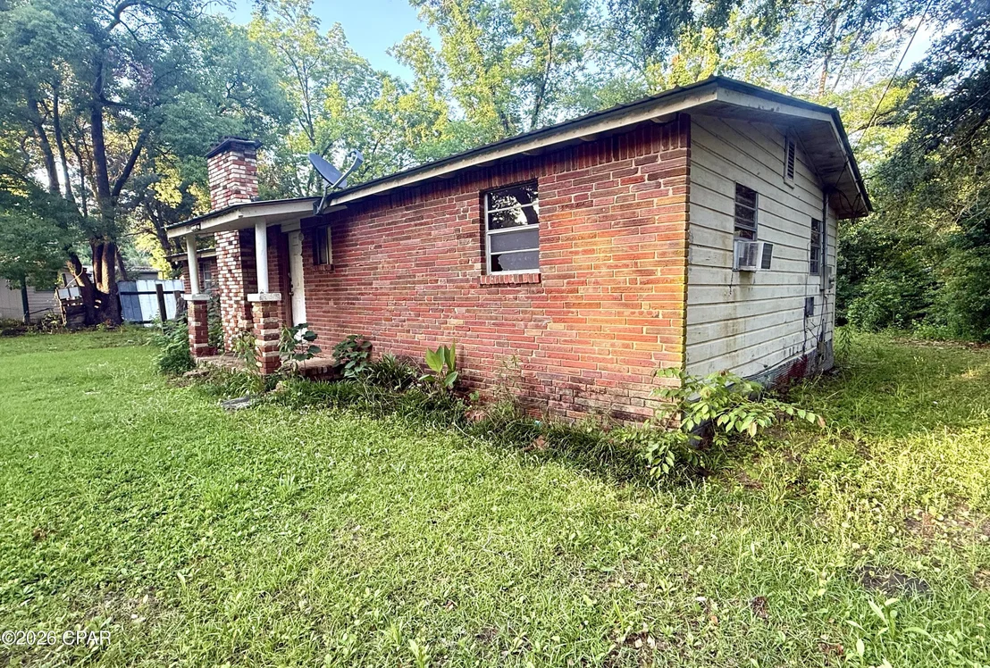 Photo of 2887 Pinecrest Street