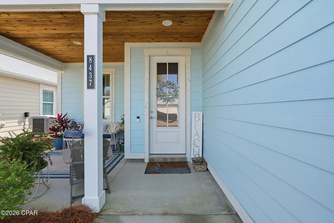 Photo of 8437 Warner Place