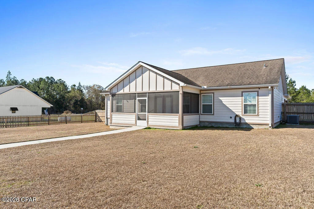 Photo of 561 Lakepointe Drive