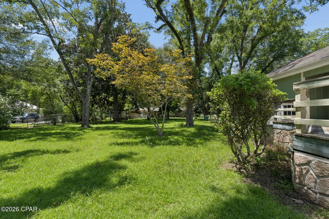 Photo of 672 Main Street