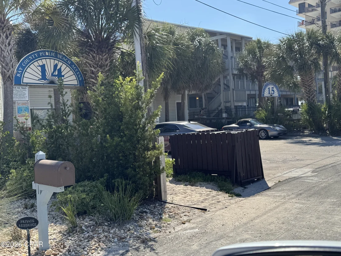 Photo of 6812 Thomas Drive