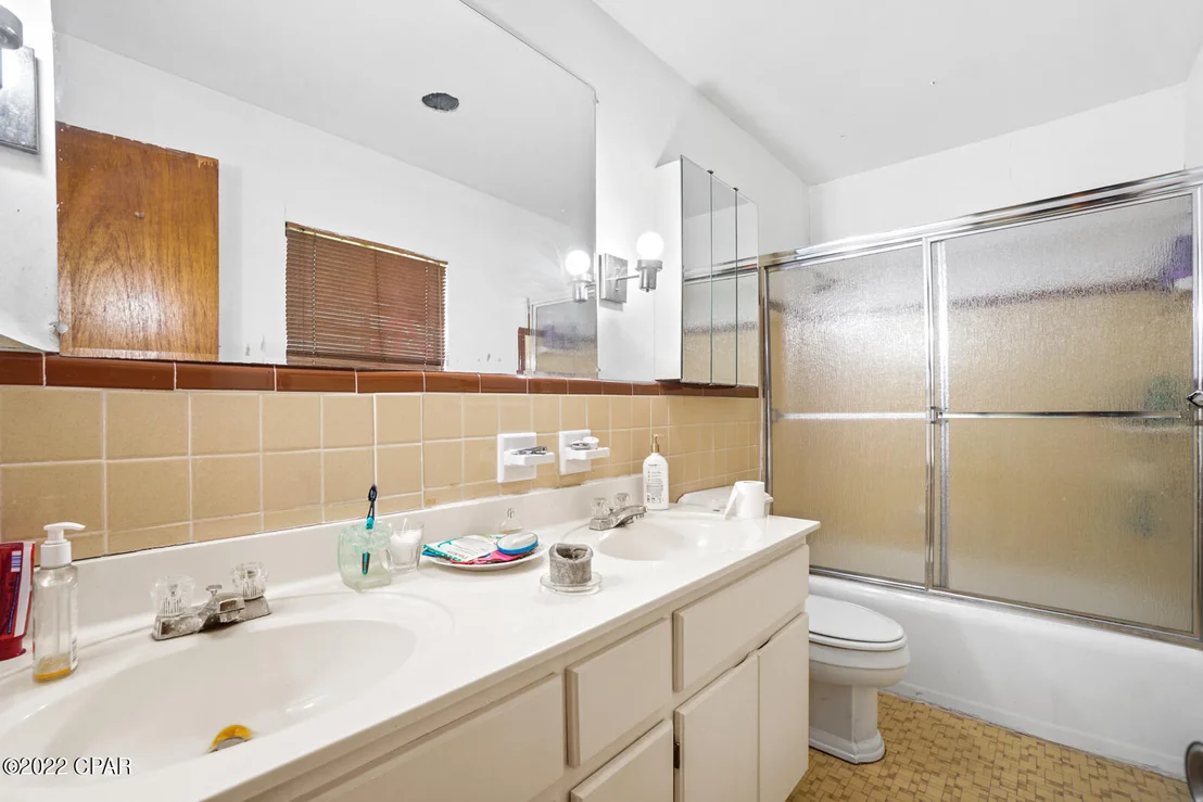 Photo of 3724 Shoreline Circle