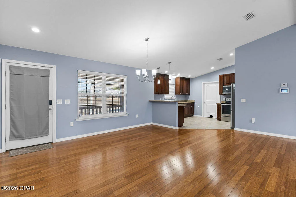 Photo of 561 Lakepointe Drive