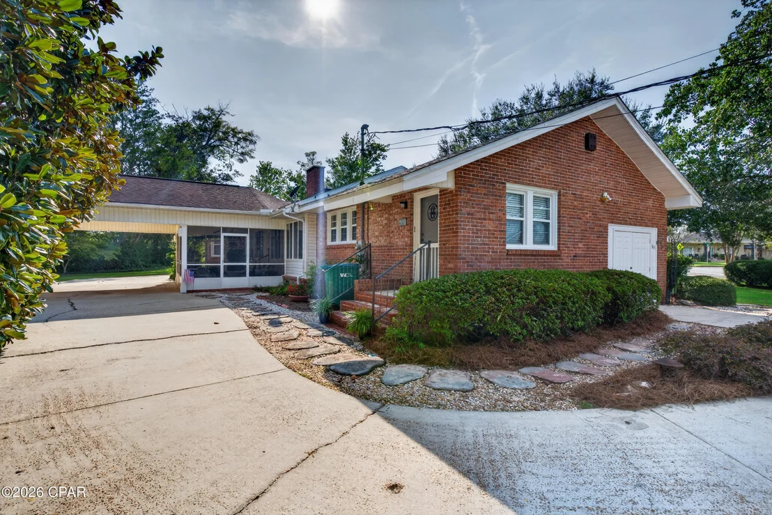 Photo of 1309 South Boulevard