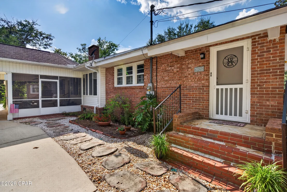 Photo of 1309 South Boulevard