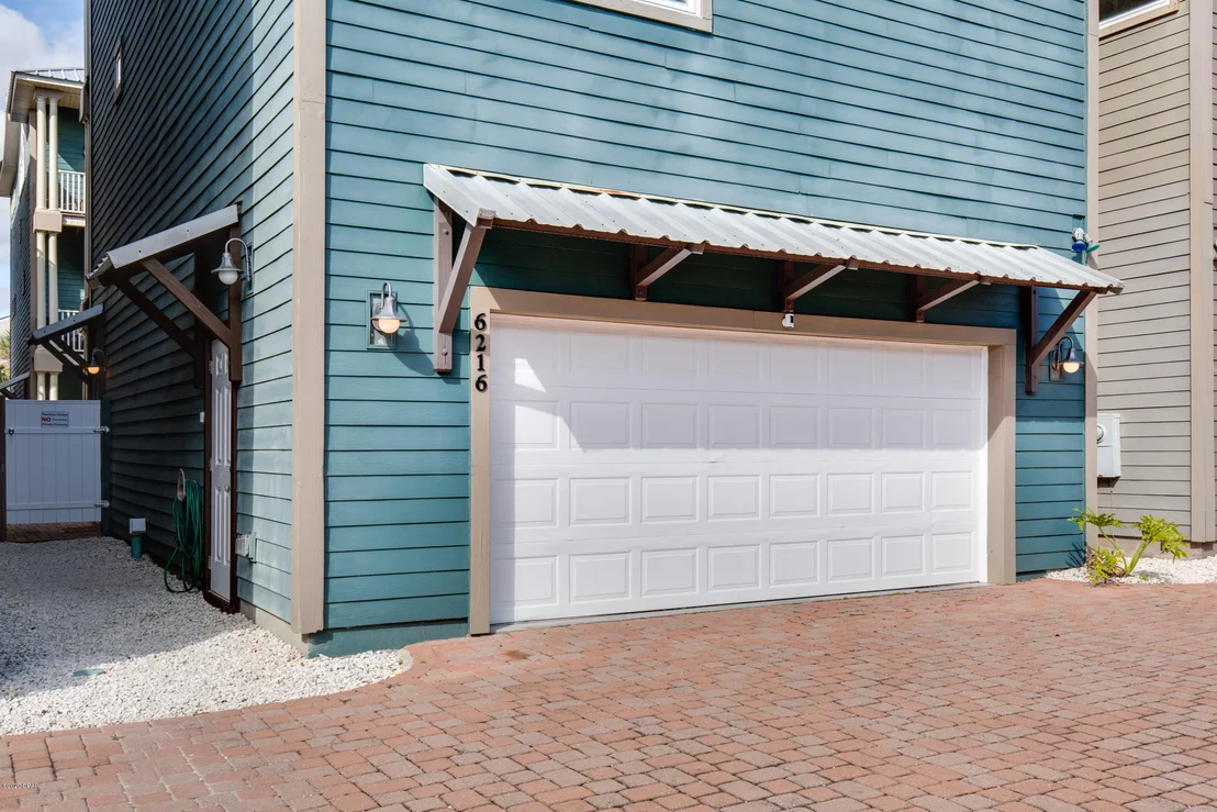Photo of 6216 Thomas Drive