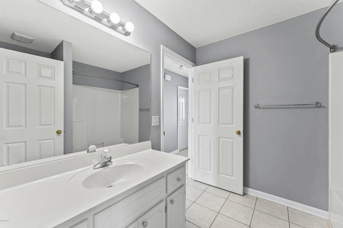 Photo of 106 Lakeridge Drive