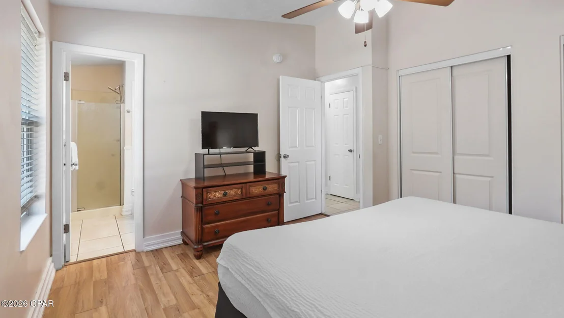 Photo of 5620 Pinetree Avenue