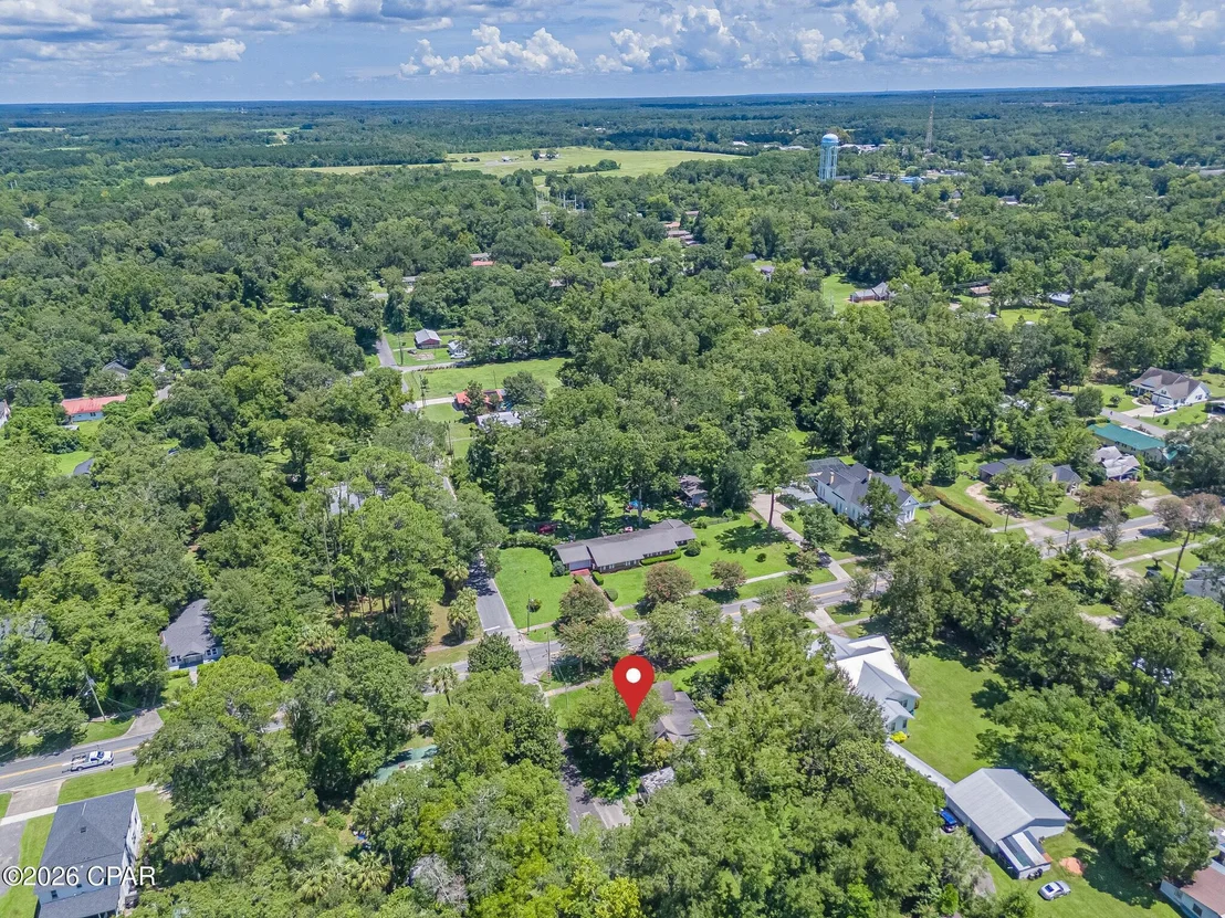Photo of 672 Main Street