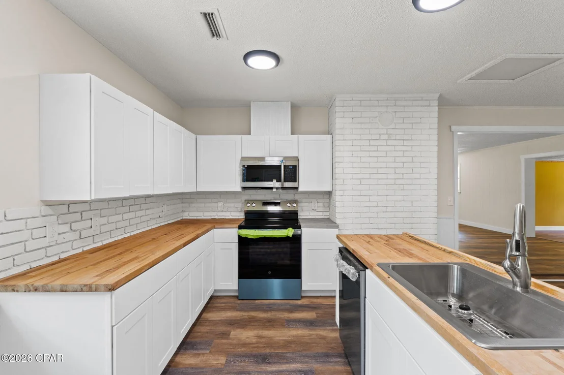 Photo of 5953 Deerwood Drive