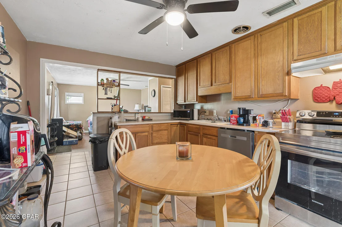 Photo of 910 Nottingham Drive