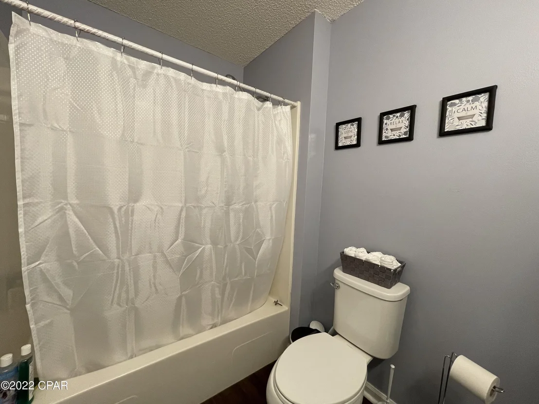 Photo of 2860 Henderson Road